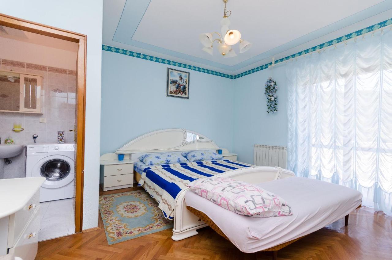 Apartments Vesna Kampor Esterno foto